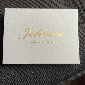 Jadebeads 100% Pure Mulberry Silk 22Momme Luxurious Pillow Case